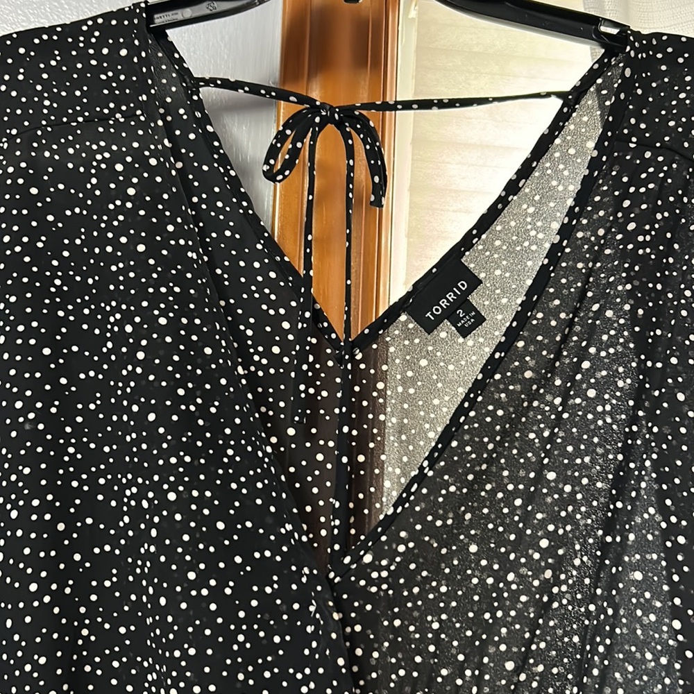 Black Polka Dots View 2